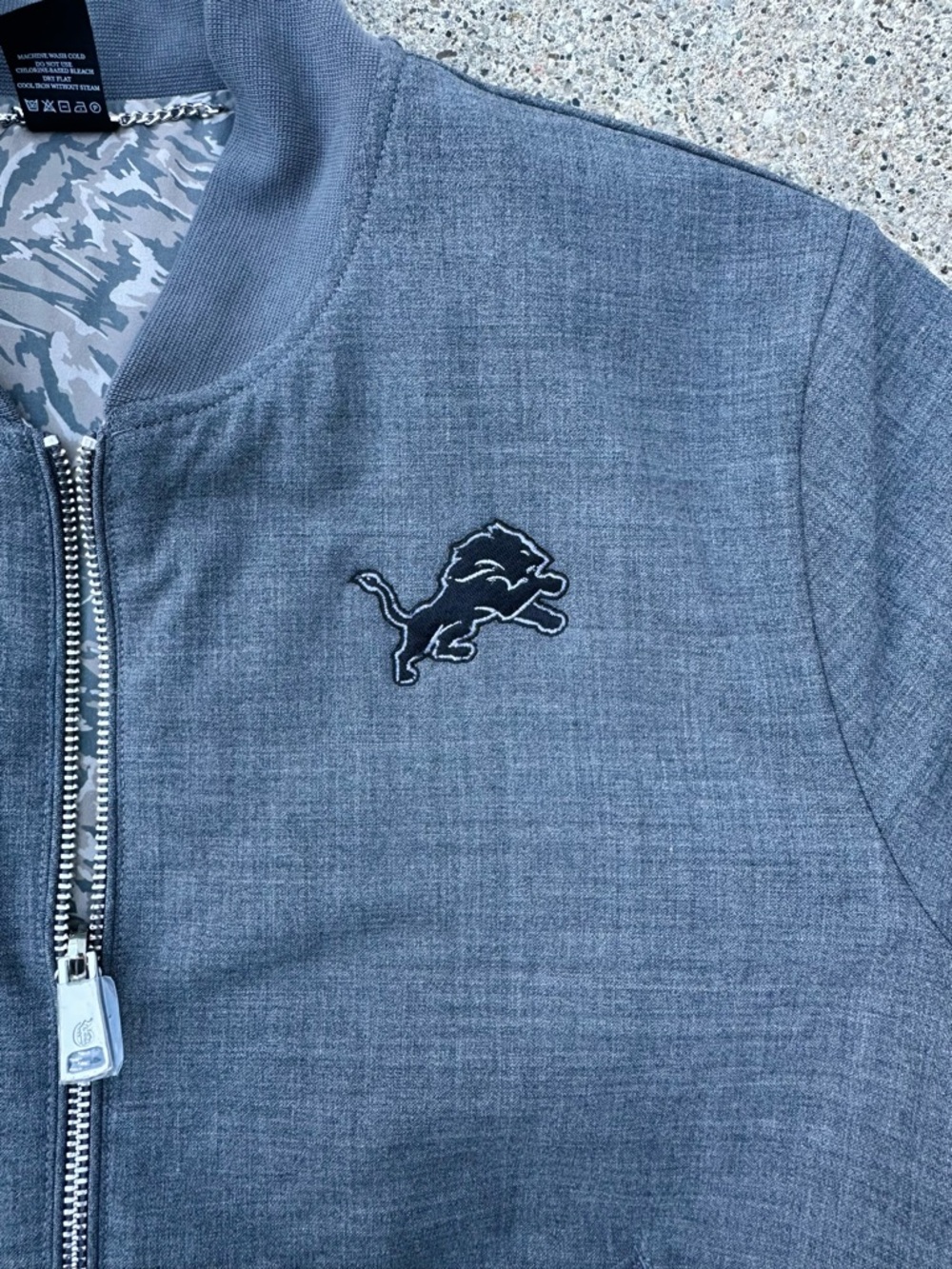 New GREYSON x DETROIT LIONS Women’s NFL Wool Gray Bomber Jacket, Medium - Picture 3 of 9